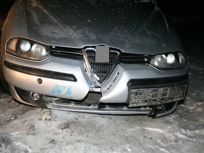 Sprawcy kradzieży uszkodzili auto w kolizji, którą...