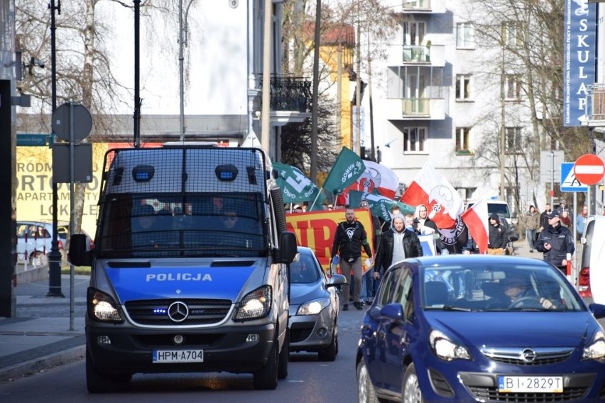 Białystok. Marsz antyimigracyjny. Białystok wolny od...