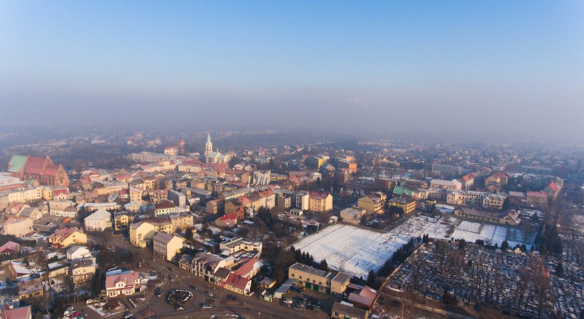 Oświęcim spowity smogiem