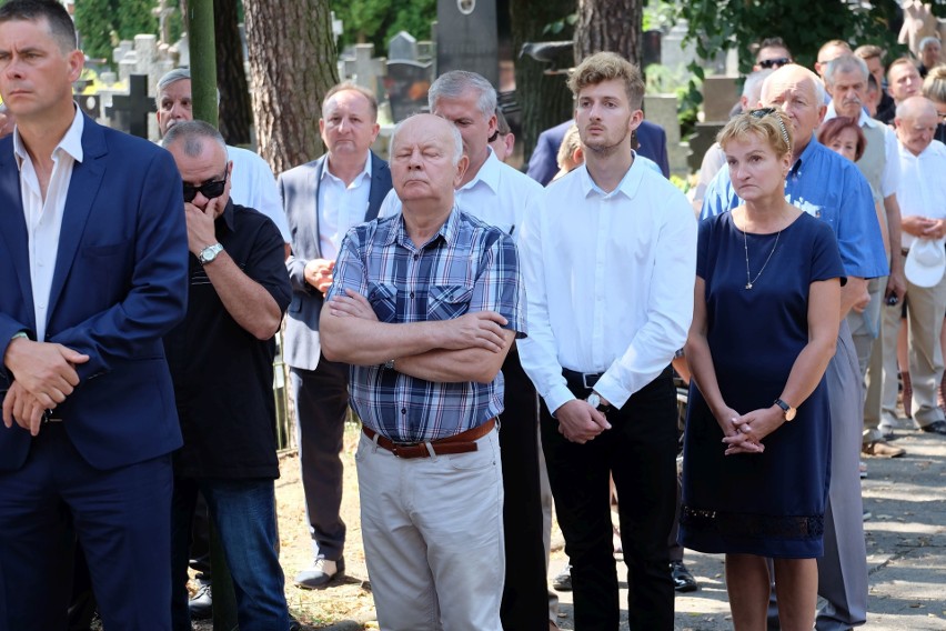 Pogrzeb Jarosława Dziemiana na cmentarzu farnym w...