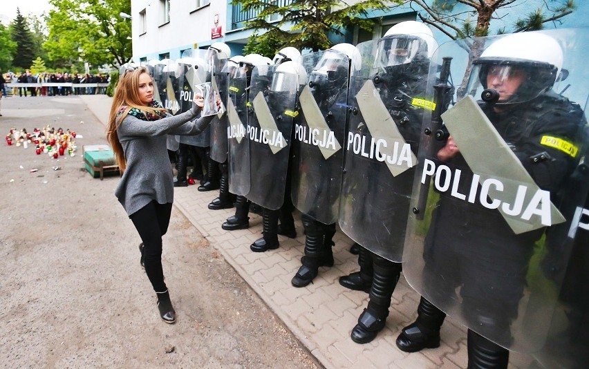 Protest przed komisariatem na Trzemeskiej we wtorek...