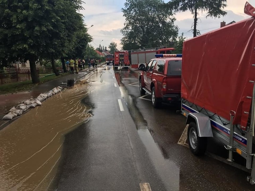 Ulewa w powiecie brodnickim. Zalane piwnice, uszkodzone drogi