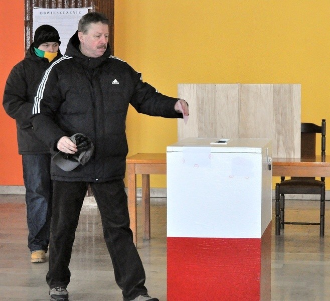 Mieszkańcy Tarnobrzega wybierali w niedzielę prezydenta miasta