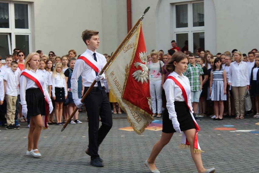 Rozpoczęcie roku szkolnego 2019/2020 w Szkole Podstawowej nr...