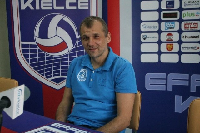 Trener Dariusz Daszkiewicz ma nadzieję, że jego zespół wygra w sobotę w Hali Legionów. 
