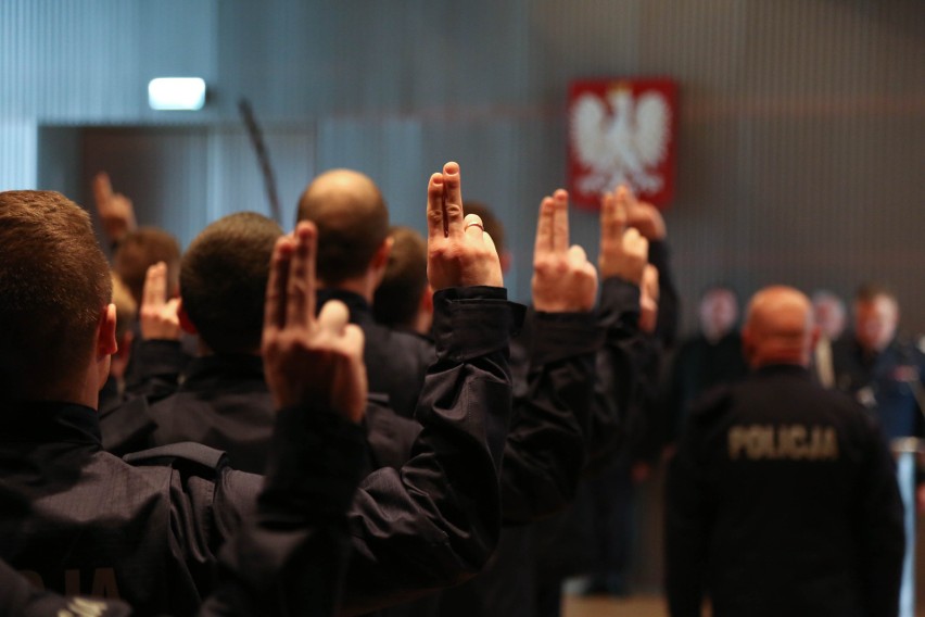 Ślubowanie nowo przyjętych policjantów połączone z...