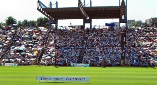 Obecnych na stadionie Pogoni Szczecin podczas Zgromadzenia było 6280 osób. 