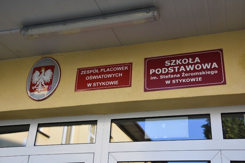 Piosenka i wyborczy talizman na szczęście dla Agaty Wojtyszek w Stykowie (ZDJĘCIA)