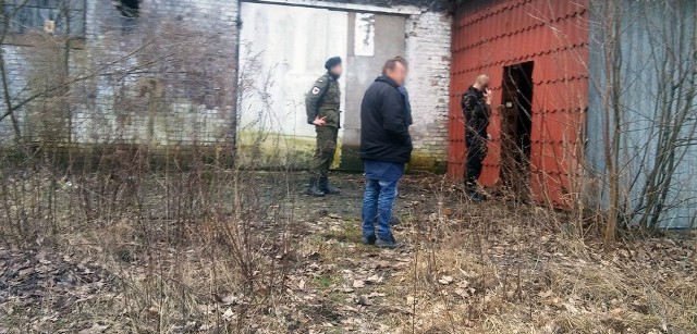 Zwłoki mężczyzny znaleziono w budynku przy ul. Walczaka.