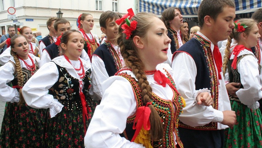 XVI Jarmark Jaszczurczy i Międzynarodowe Spotkania z Folklorem "Barwy Folkloru" w Chełmnie [zdjęcia]