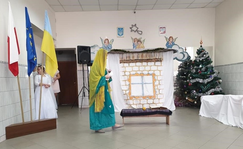 Potencjalny Mikołaj z Oświęcimia przywiózł prezenty dzieciom z Nowego Rozdołu na Ukrainie [ZDJĘCIA]