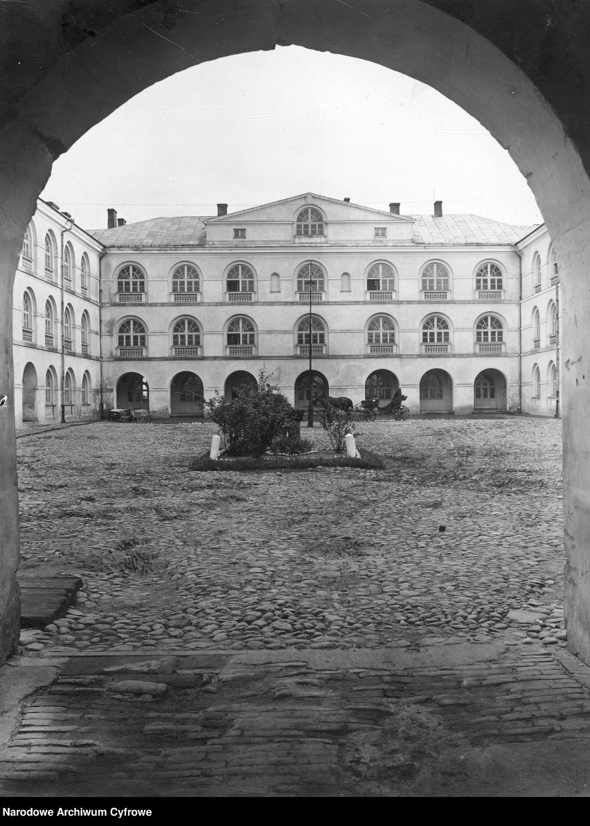 Już od 105 lat jest KUL! Poznaj historię i sławnych absolwentów najstarszego w Lublinie uniwersytetu i zobacz stare zdjęcia uczelni