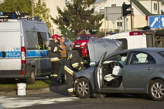 Wypadek u zbiegu ulic Fordońskiej i ŁęczyckiejWypadek u zbiegu ulic Fordońskiej i Łęczyckiej