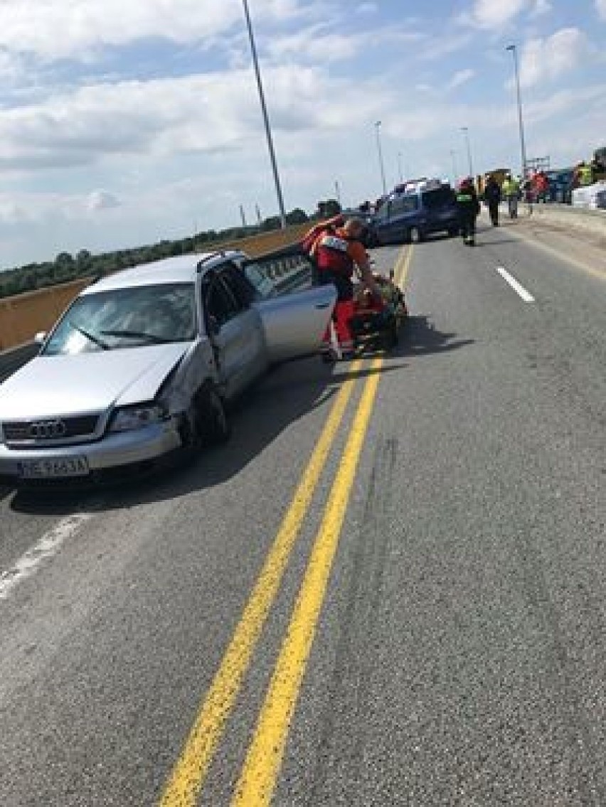 Wypadek na moście w Kiezmarku 24.07.2018. Ruch odbywał się wahadłowo [zdjęcia]