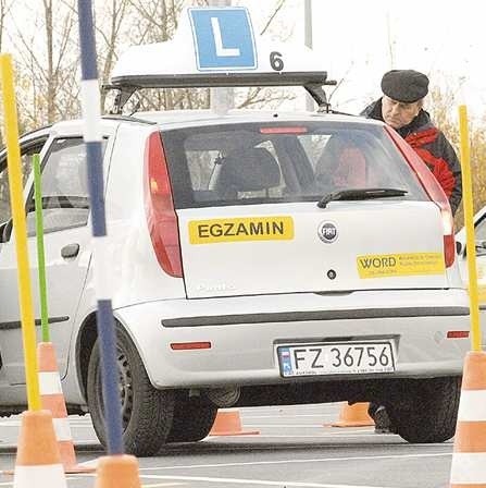 W Gorzowie i Zielonej Górze egzamin praktyczny na prawo jazdy kat. B zdaje za pierwszym razem średnio co trzecia osoba. Ale np. w Ostrołęce co druga.