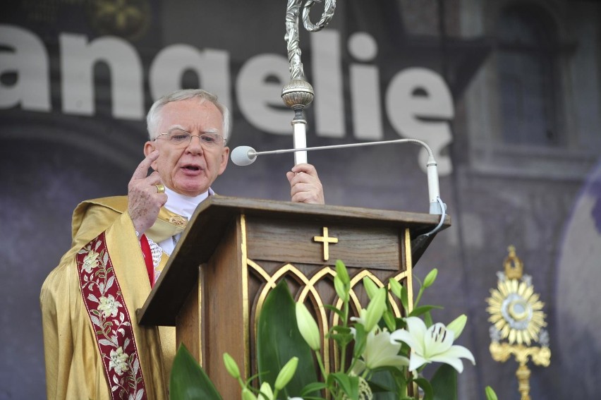 - Czerwona zaraza już nie chodzi po naszej ziemi, ale...