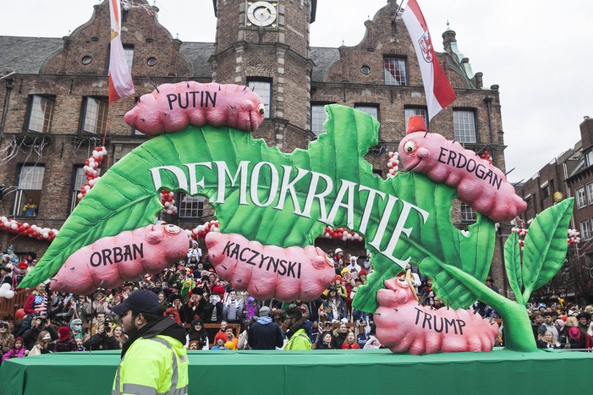 Różany Poniedziałek w Niemczech. Kontrowersyjne karykatury europejskich polityków [ZDJĘCIA] [VIDEO]