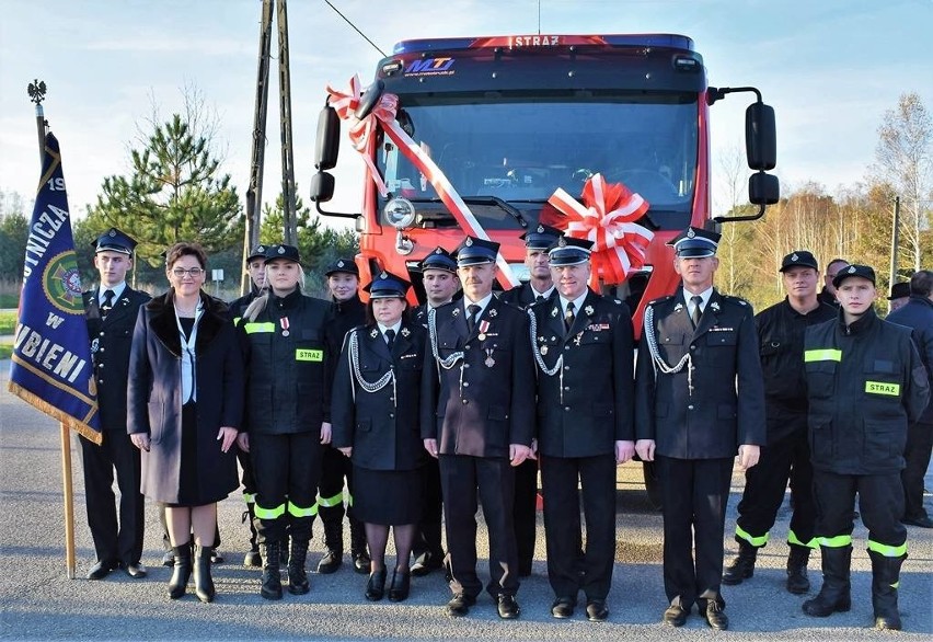 Nowy wóz dla strażaków ochotników z Lubieni