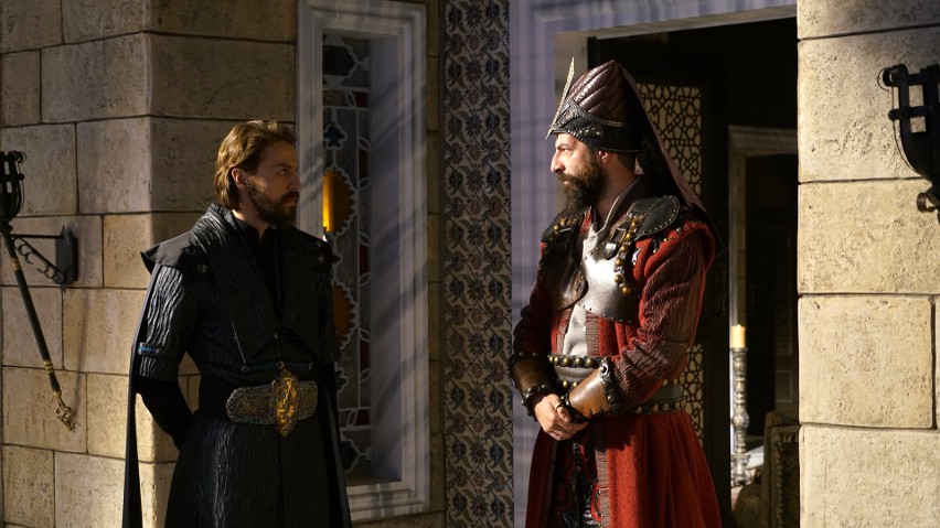 "Wspaniałe stulecie: Sułtanka Kösem - Murad IV" - streszczenia odcinków. Co wydarzy się w serialu? [WIDEO+ZDJĘCIA]