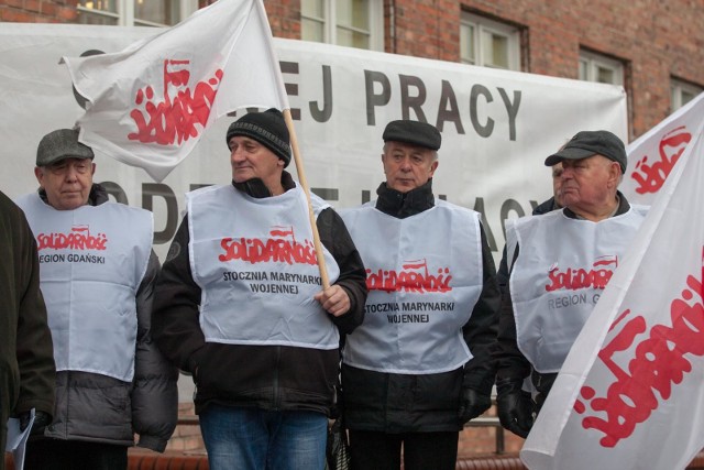 Protest ws. Opery Bałtyckiej przed Urzędem Marszałkowskim w Gdańsku, 14 grudnia 2017 r.