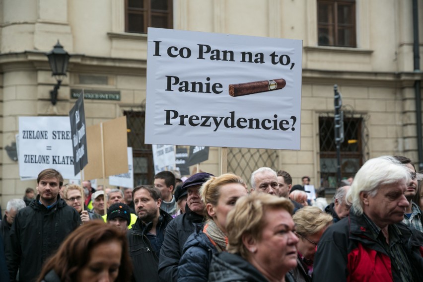 Protest na Placu Wszystkich Świętych