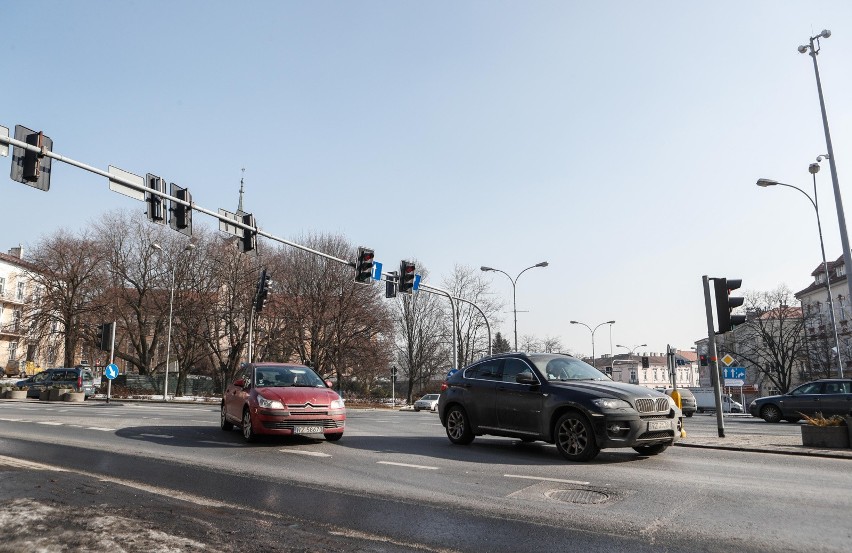 Na Placu Śreniawitów krzyżuje się kilka głównych ulic...