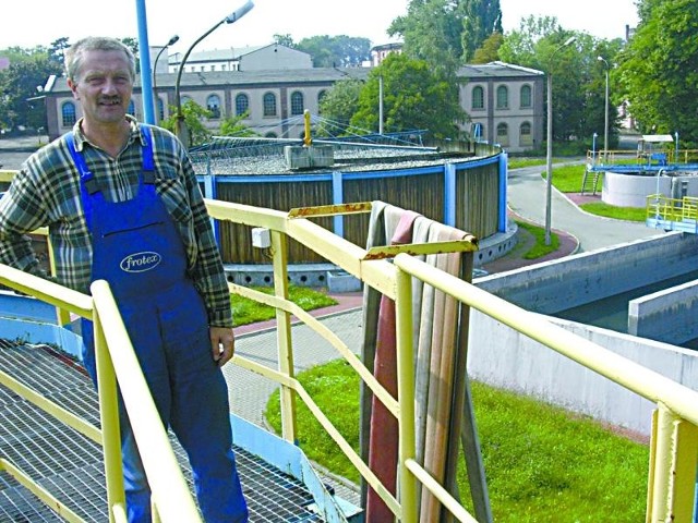 Władysław Woźniak, brygadzista z Frotexu, 10 lat temu budował zakładową oczyszczalnię i od tego czasu pracuje przy jej obsłudze.