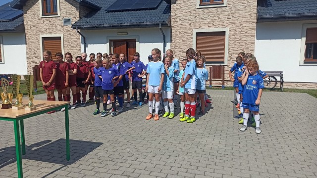 Turniej piłki nożnej dziewcząt kategorii u-11 w Kluczewsku.