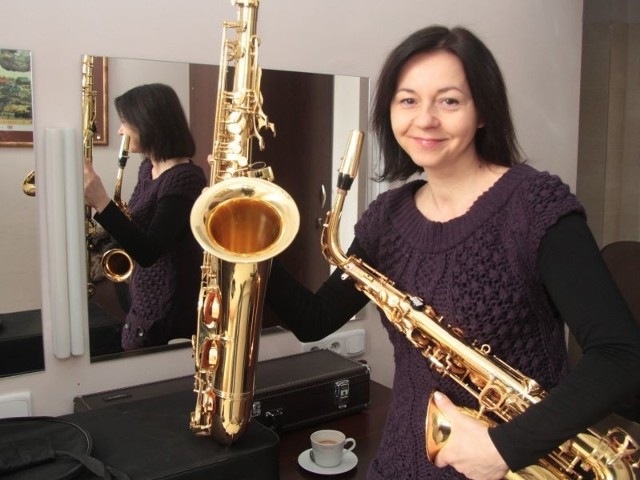 Alina Mleczko i jej saksofony.