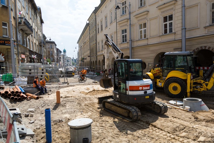 Kraków. Przebudowa ulicy Krakowskiej znów z problemami. Wiele zależeć będzie od pogody [ZDJĘCIA]