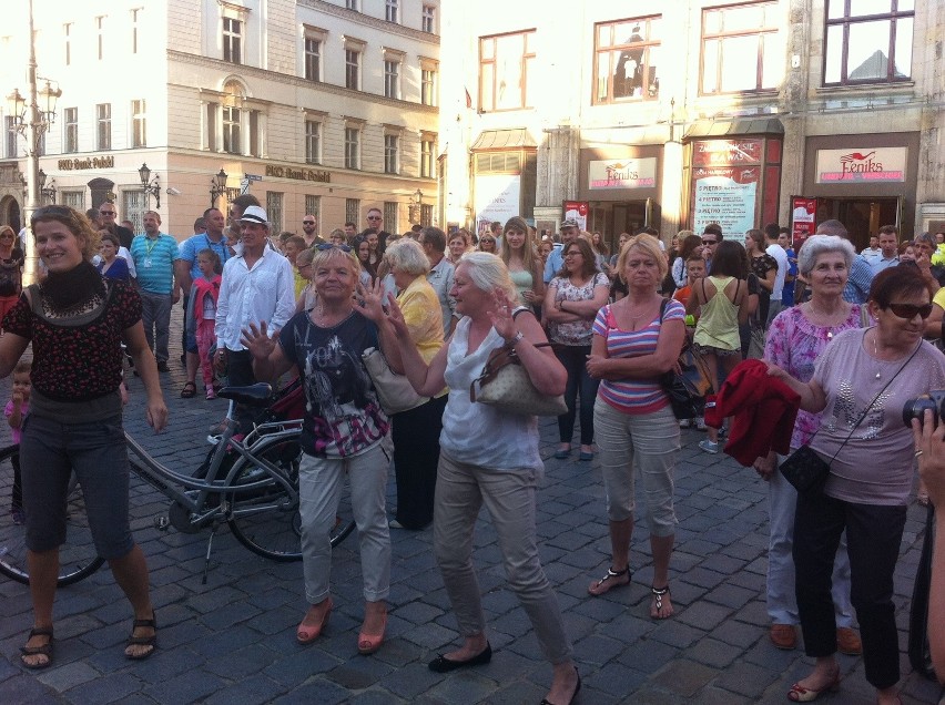 Taneczny flash mob Single Ladies