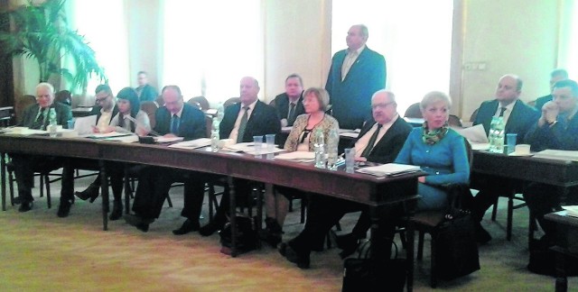 W poniedziałek radni przegłosowali między innymi nowe stawki podatku śmieciowego w Radomiu.