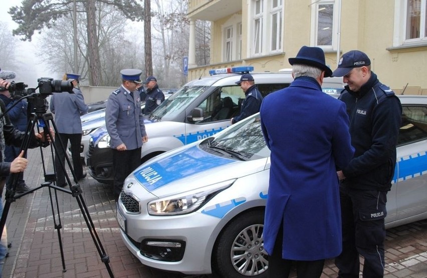 Samochody trafią do funkcjonariuszy z Paczkowa, Korfantowa,...