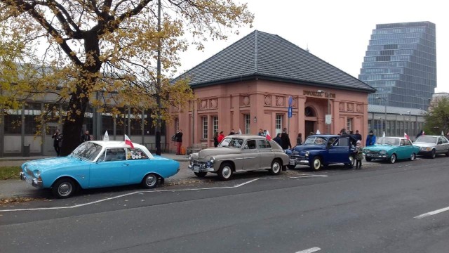Zabytkowe samochody przejadą przez Poznań. Tak członkowie klubu uczczą Święto Konstytucji.