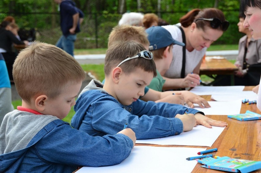 Piknik strażacki w siedzibie dąbrowskiej PSP