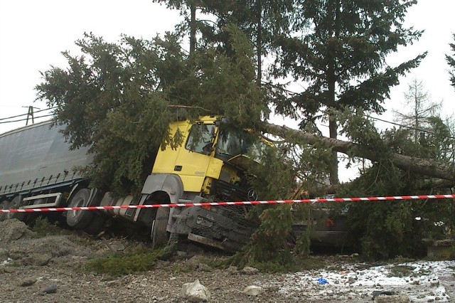 Zdjęcie z miejsca wypadku wysłane przez Internautę.