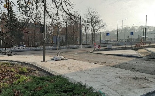 Część placu przylegająca do ul. Bernardyńskiej zyskała nowe chodniki i jezdnie.