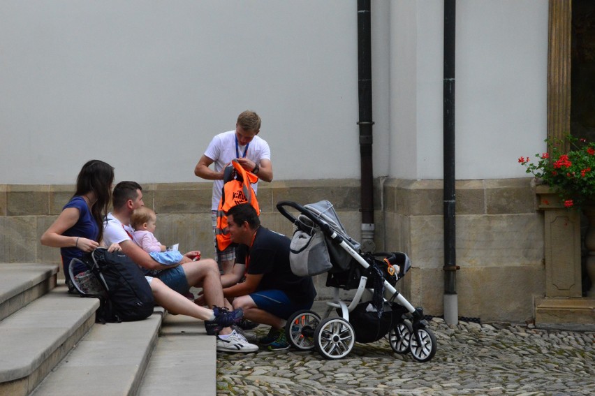 Myślenice. Piesza Pielgrzymka Krakowska wyruszyła w drogę [ZDJĘCIA]