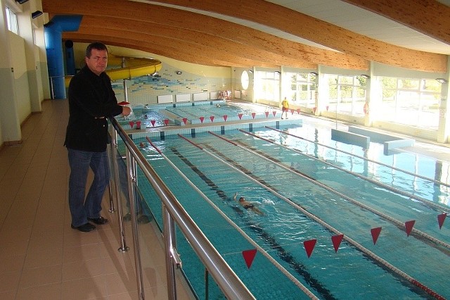W ciągu 10 laty liczba korzystających z basenu w Świebodzinie spadła za 140 tys. do 100 tys. osób rocznie- wylicza kierownik Wojewódka