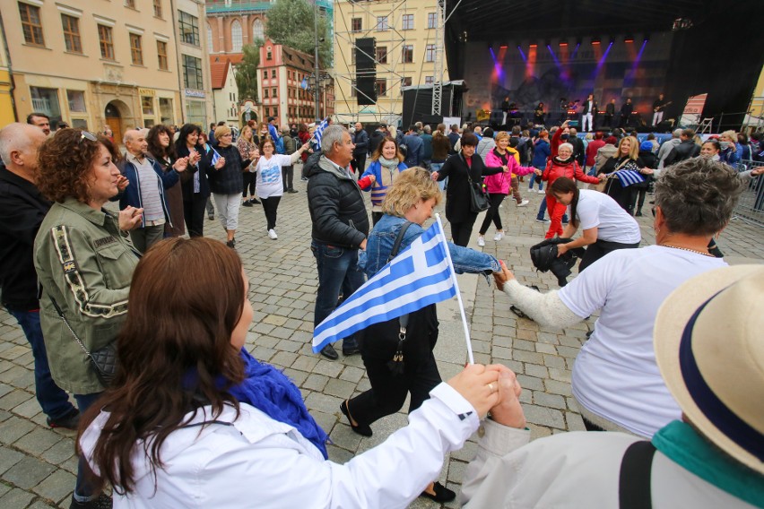 Drugi dzień ,,We are all Greeks''. Wrocławianie bawili się w...