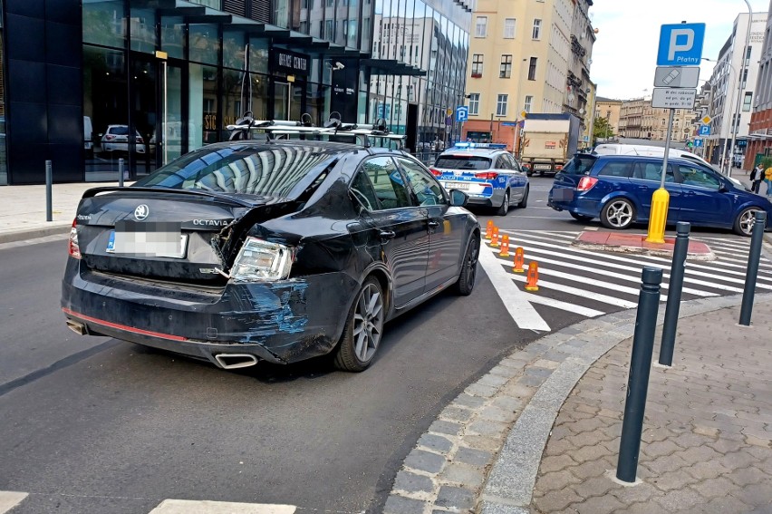 Kolizja tramwaju i samochodu przy Dworcu Głównym PKP we...