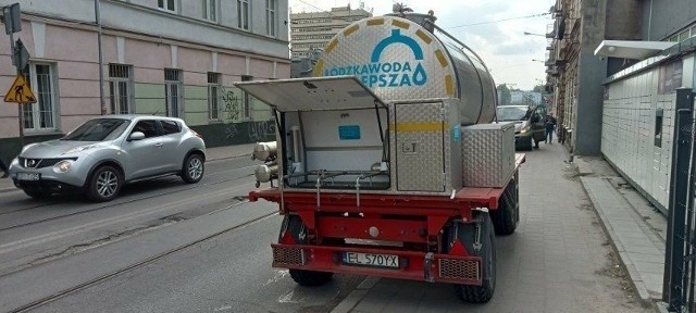 Zakład Wodociągów i Kanalizacji w Łodzi chce gigantycznego, idącego w setki milionów złotych odszkodowania od Skarbu Państwa. Powód? "Uporczywe odmawianie uwzględnienia wniosków o zmianę taryfy", czyli brak zatwierdzania podwyżek cen wody w Łodzi