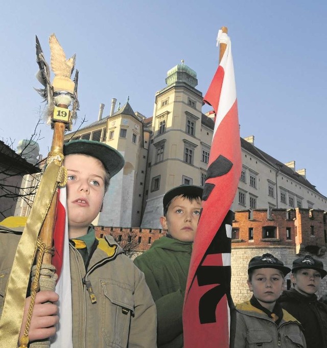 Czy Wawel powinien być przyozdobiony flagami przez cały rok?