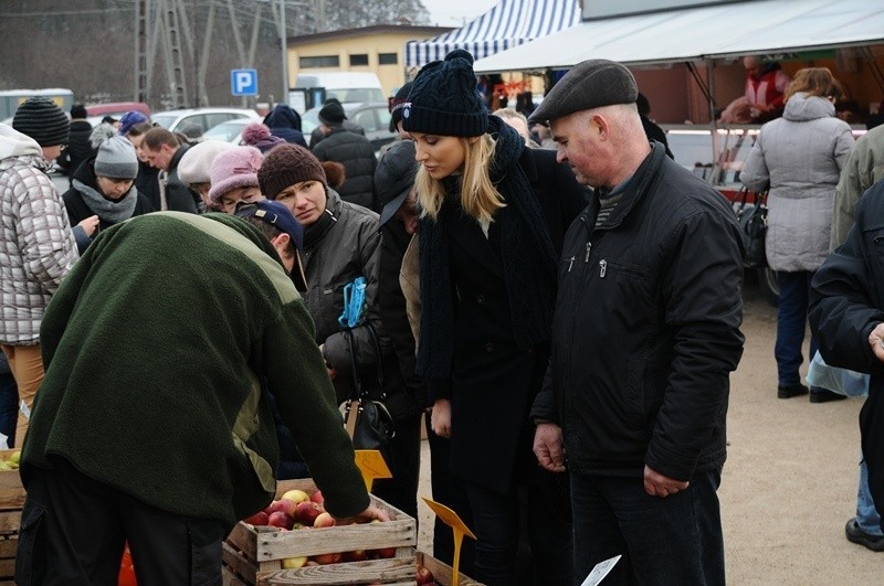 Joanna Moro odwiedziła wtorkowy targ w Czyżewie