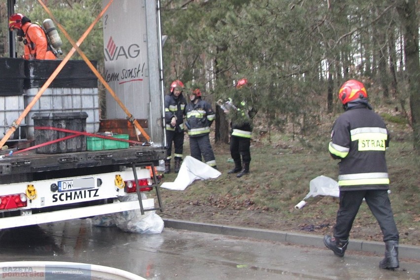 Pożar naczepy z chemikaliami niedaleko Lipna