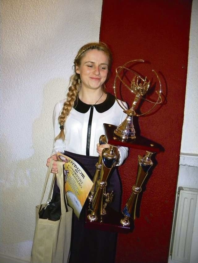 Katarzyna Pietraszko z pucharem dla Najlepszego Działacza Sportowego Pałuk 2014