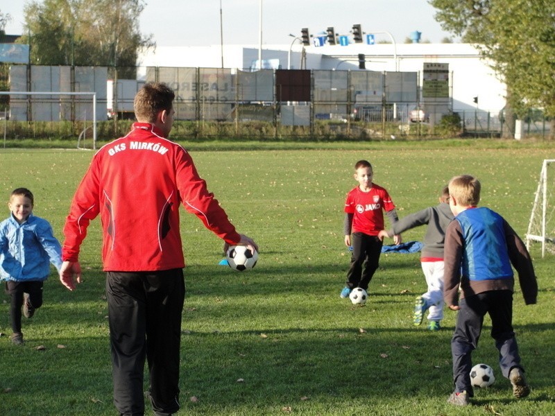 Piłka nożna, GKS Mirków/Długołęka. Uwaga! Konrado, Julo, Lewa i spółka już rosną 