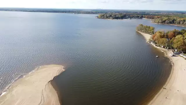 Jezioro Duże w Turawie jest przepiękne. Warto tu zajrzeć, pospacerować i poobcować z przyrodą.