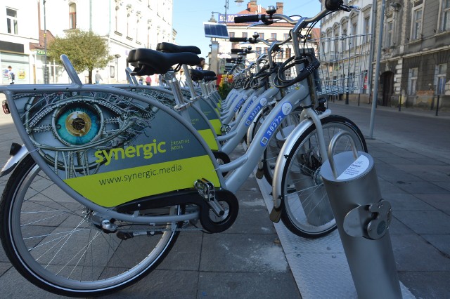 Obecnie w Tarnowie działa 10 stacji rowerów miejskich, z których można wypożyczyć 100 jednośladów dla dorosłych i 10 dla dzieci