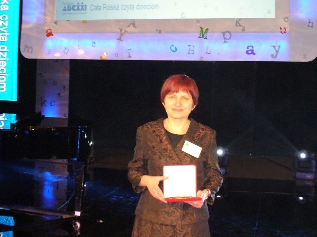 Nagrodę podczas uroczystości w Teatrze Żydowskim w Warszawie odebrała liderka kampanii,  Małgorzata Konik, kierowniczka Filii nr 1 i 2 Dziecięcej.